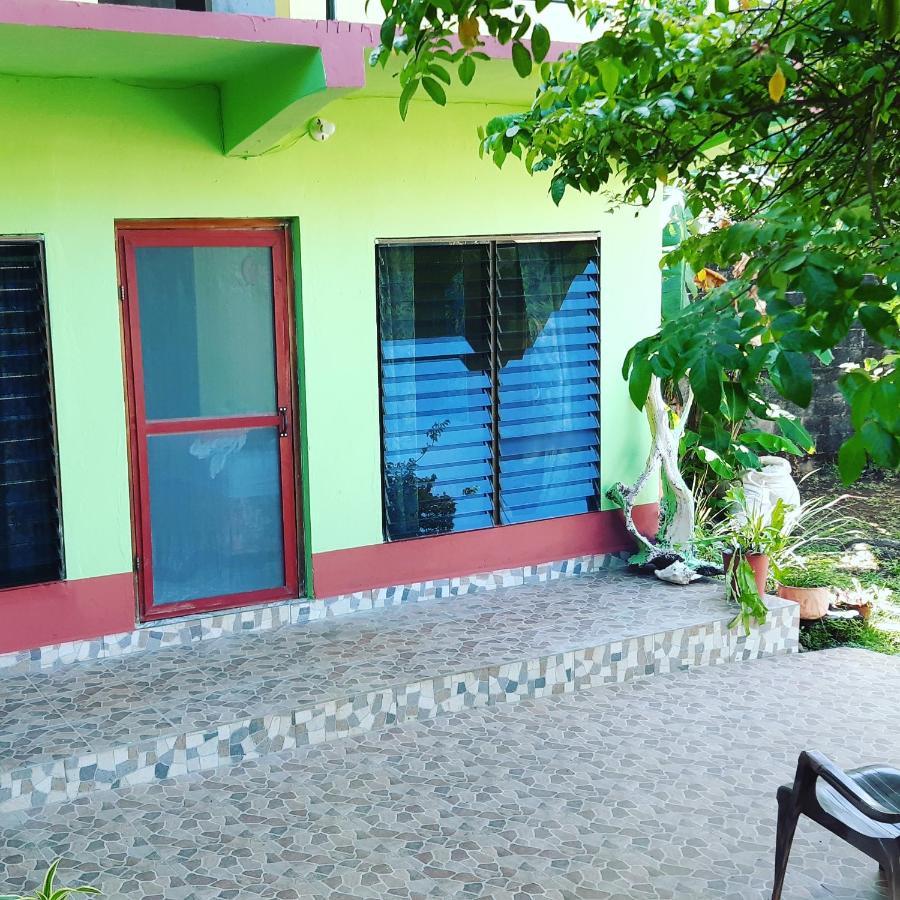 Villy'S Cottage North End Экстерьер фото